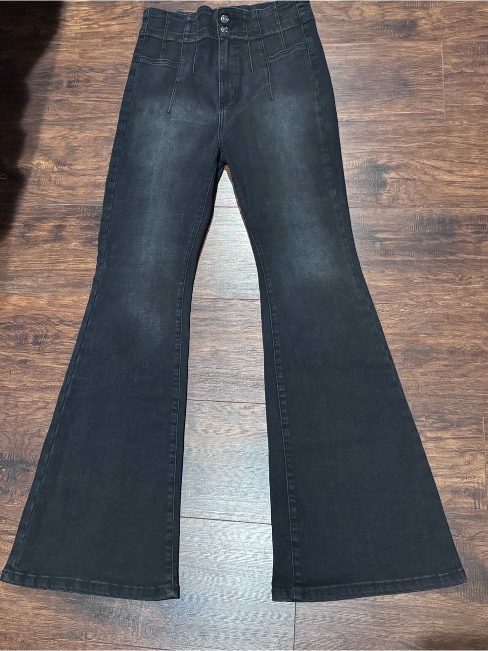 Free People "We The Free Jayde" flare jeans in a black wash - Picture 3 of 14